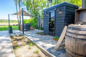 86, Bed & Outdoor Wellness - Sauna, Hottub, Icebath & Outdoor Shower included!